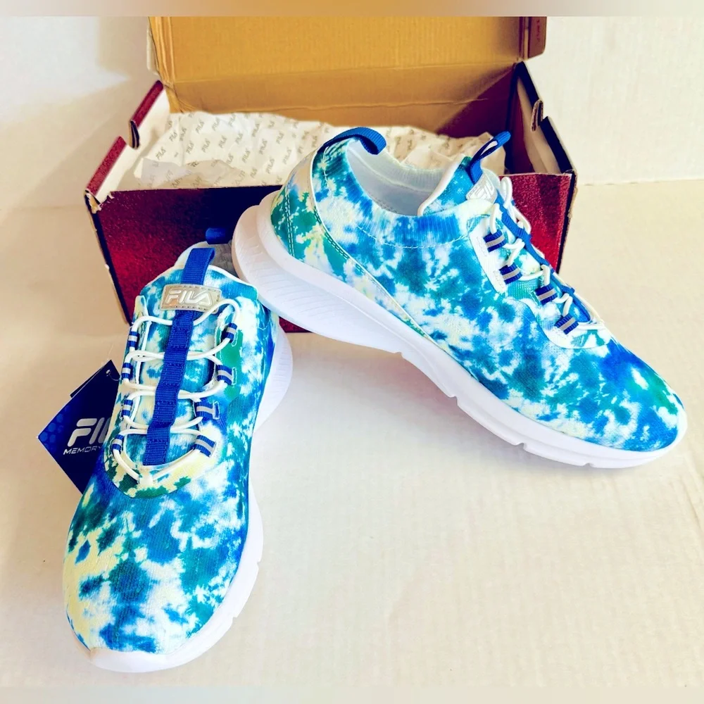 New with Box Fila Blue tie dye Skyway 2.0 running shoe.Brand new.Size 9W